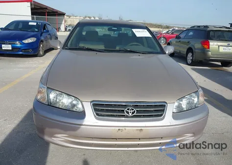 2000 Toyota Camry Le z USA, uszkodzony, nr VIN JT2BG22K4Y0497895